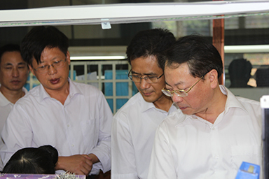 福建省紀(jì)委副書記、監(jiān)察廳廳長陳善光一行視察虹潤公司